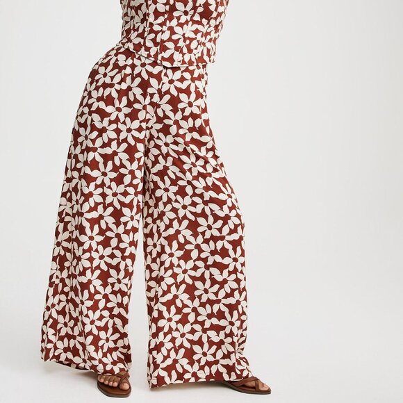 NWT TORRID FLORAL PULL ON WIDE LEG PANTS - FLORAL REGULAR - Picture 1 of 11